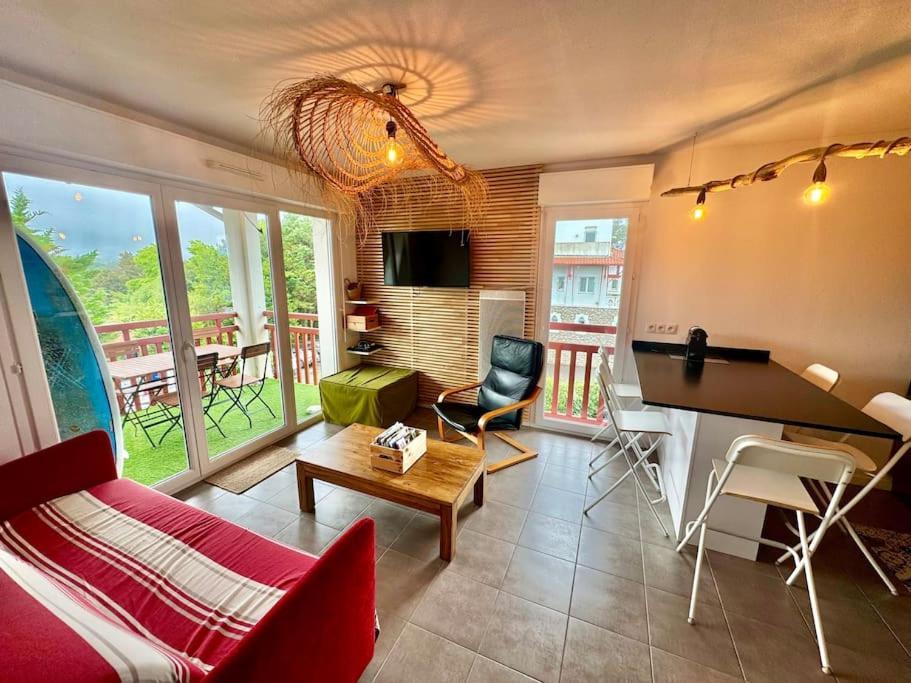 Grand Appartement - Piscine - Plage- Terrasse Saint-Jean-de-Luz Exterior photo